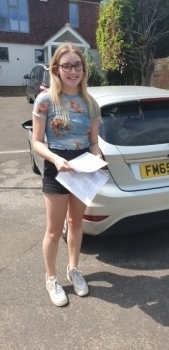02 June 2021 - Amelia passed first time with only 2 minor driver faults! Well done Amelia, that was an excellent result.